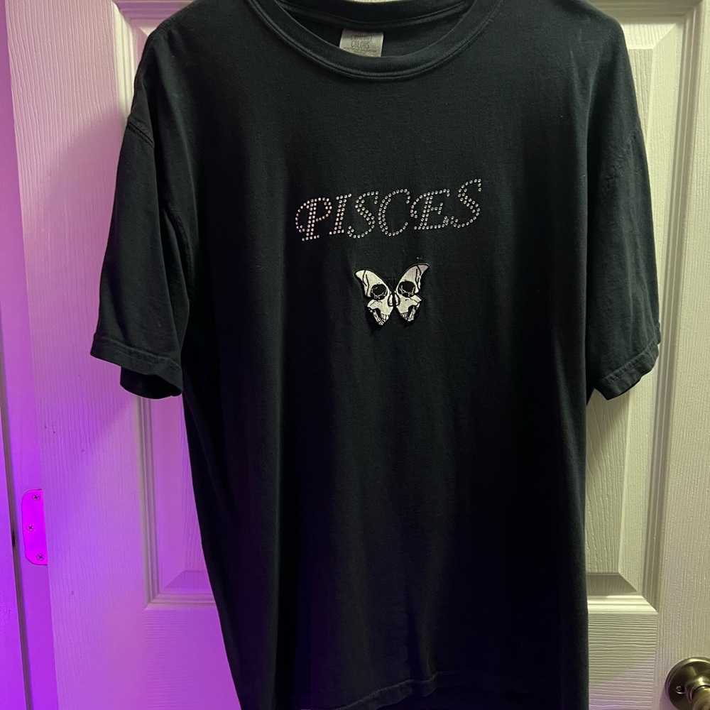 Comfort Colors Black Pisces Tee